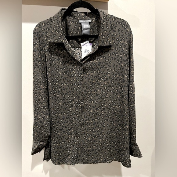 Chelsea and Theodore Women’s XXL Button Down Shirt. NWT. - Picture 1 of 6